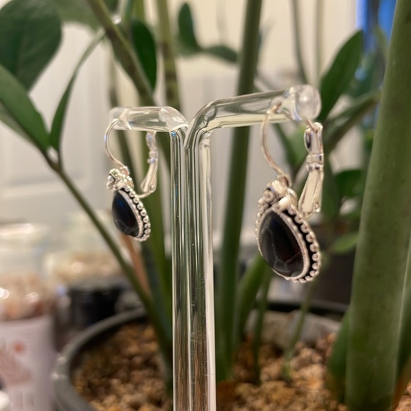 Black and white marble earrings- costume jewelry - Picture 3 of 5